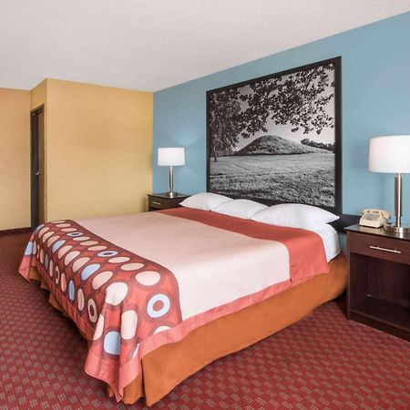 Super 8 By Wyndham Troy Il/St. Louis Area Hotell Eksteriør bilde