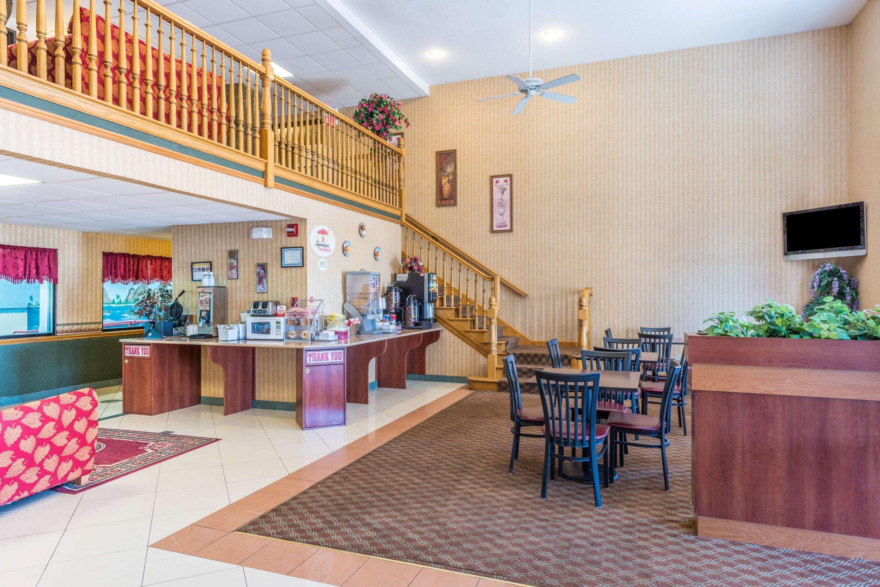 Super 8 By Wyndham Troy Il/St. Louis Area Hotell Eksteriør bilde
