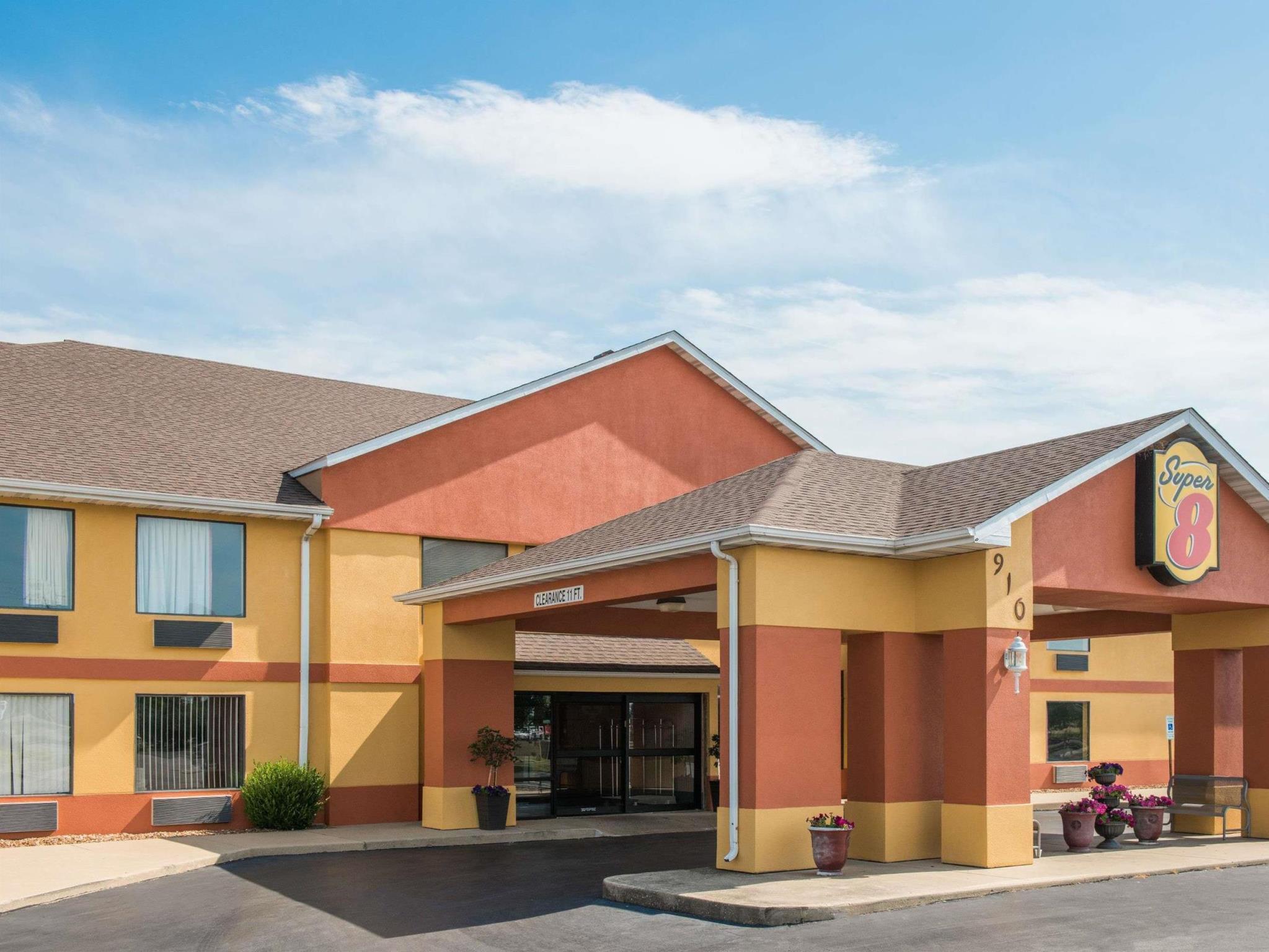 Super 8 By Wyndham Troy Il/St. Louis Area Hotell Eksteriør bilde