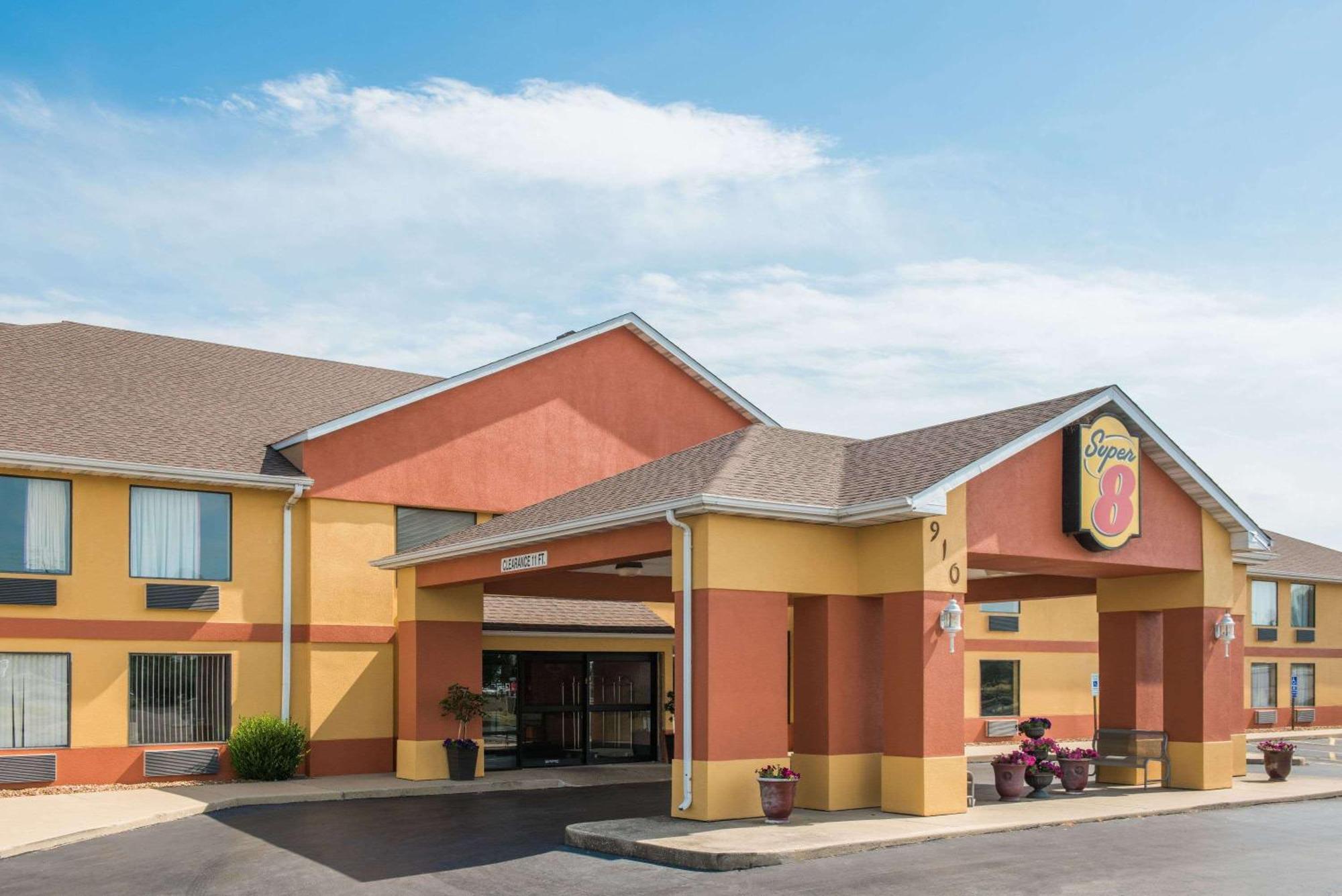 Super 8 By Wyndham Troy Il/St. Louis Area Hotell Eksteriør bilde