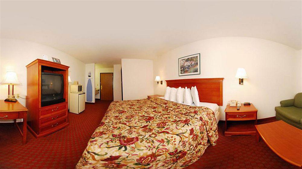 Super 8 By Wyndham Troy Il/St. Louis Area Hotell Eksteriør bilde